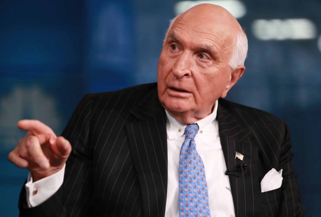 Na začiatku nemali nič, teraz sú z nich miliardári. Ako zbohatol šéf Starbucksu či biznismen Kenneth Langone?