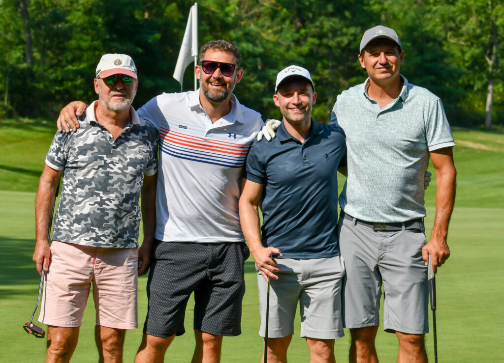 Golf, hokej(-isti) a peniaze, ktoré pomáhajú